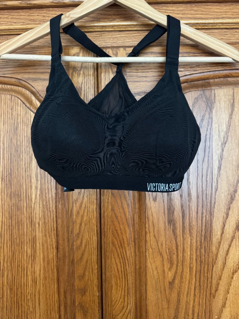 Victoria Sport Black Seamless Support Sports Bra